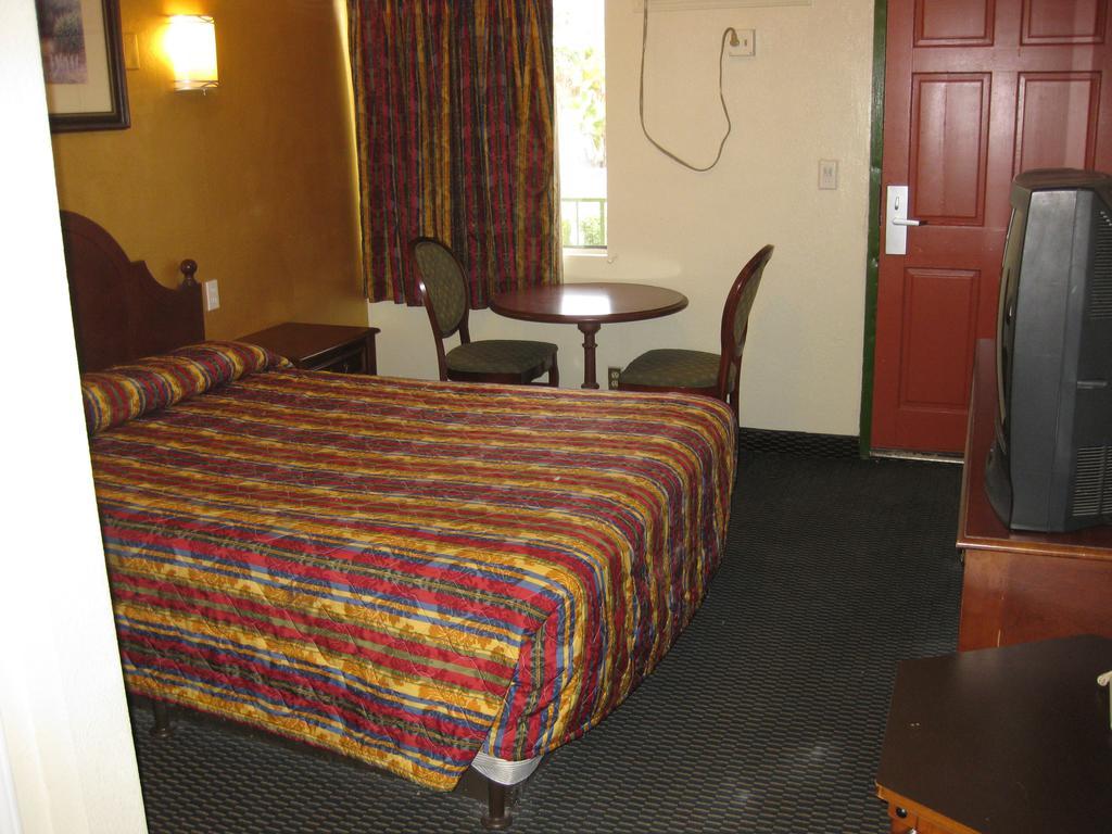 Sunshine Motel Σαν Μπερναρντίνο Εξωτερικό φωτογραφία