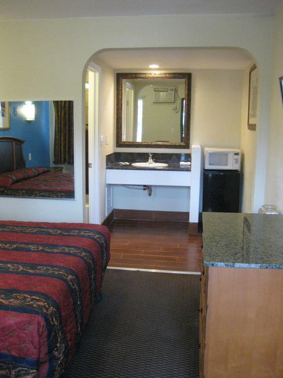 Sunshine Motel Σαν Μπερναρντίνο Δωμάτιο φωτογραφία